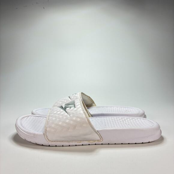 Nike Benassi White Silver Metallic Swoosh Logo Slide Sandals Women's Size 10 - Picture 2 of 9